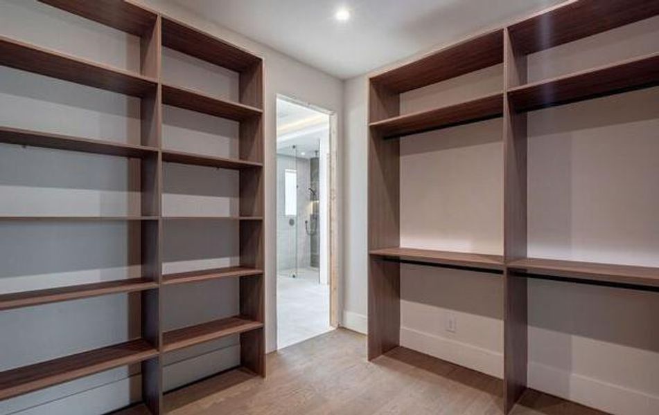 Image 96 of a home in .