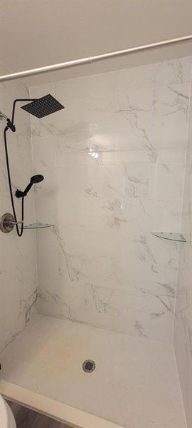 Close-up of interior finishes inside a home in , Dunnellon (Image 11).