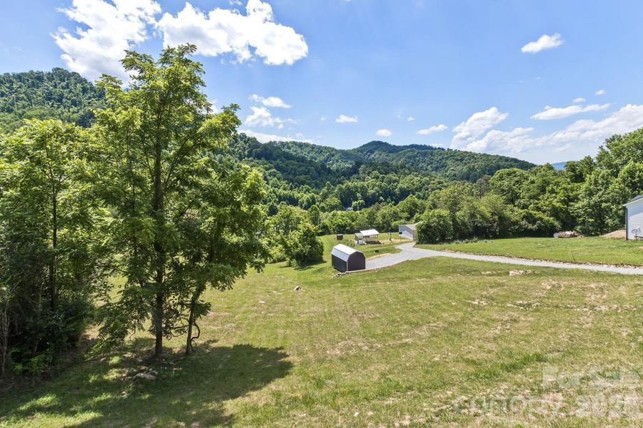 Natural landscape and outdoor views near in Weaverville (Image 35). Natural landscape and outdoor views near in Weaverville (Image 35).