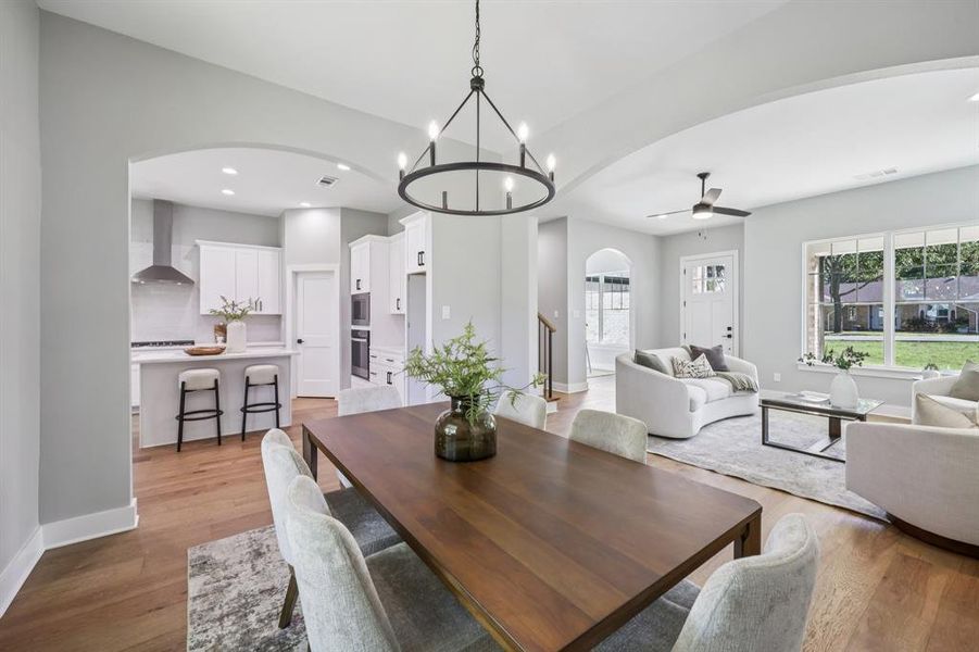 Furnished interior view inside a new home in , Grapevine (Image 11).