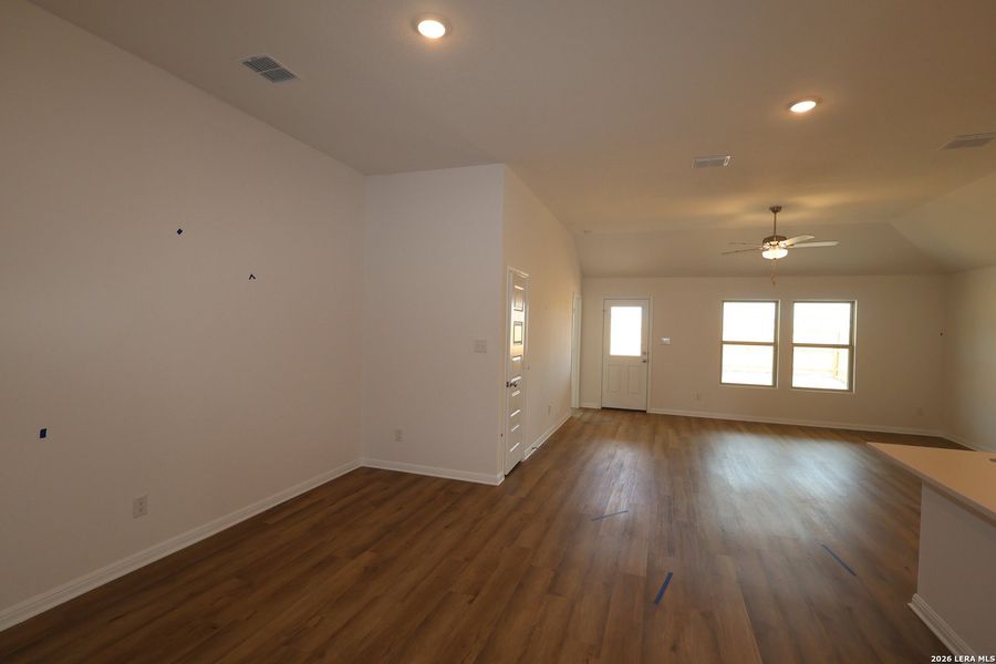 Spacious, unfurnished interior of a new home in Verano Farms, San Antonio (Image 23).