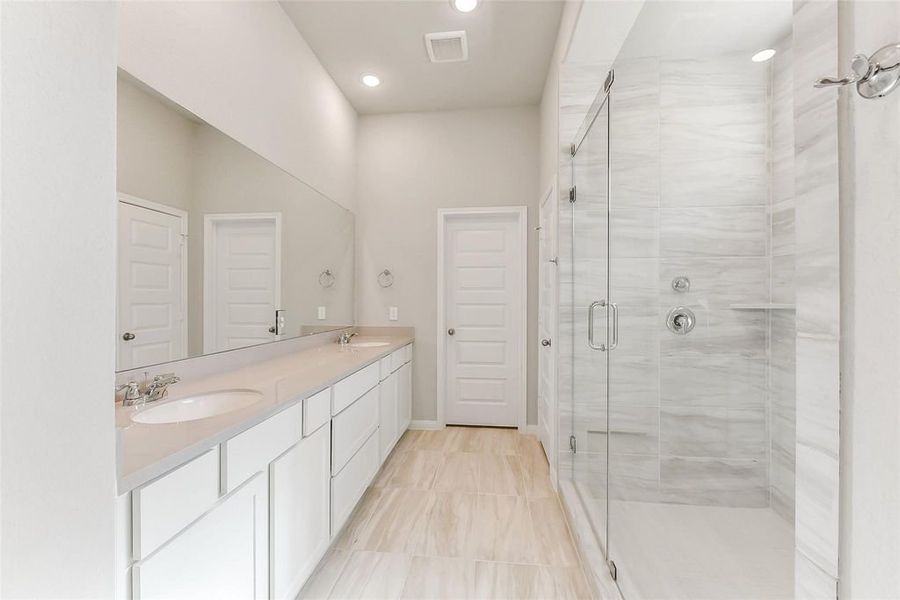 Furnished interior view inside a new home in Encino Estates, Dayton (Image 3).