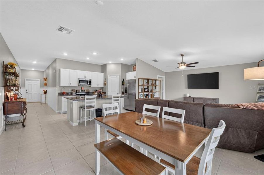 Furnished interior view inside a new home in , Bartow (Image 11).