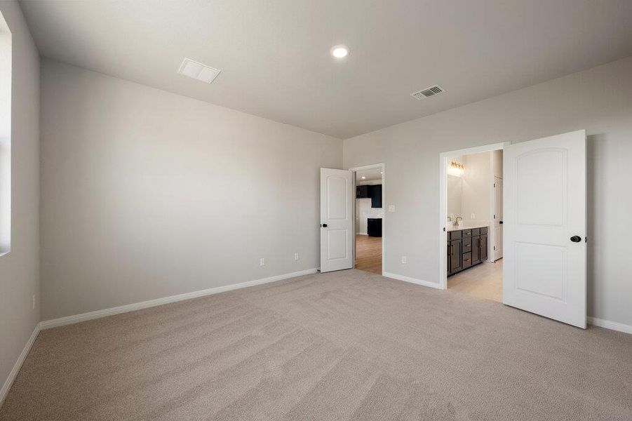 Spacious, unfurnished interior of a new home in Berry Creek Highlands, Georgetown (Image 19). Spacious, unfurnished interior of a new home in Berry Creek Highlands, Georgetown (Image 19).