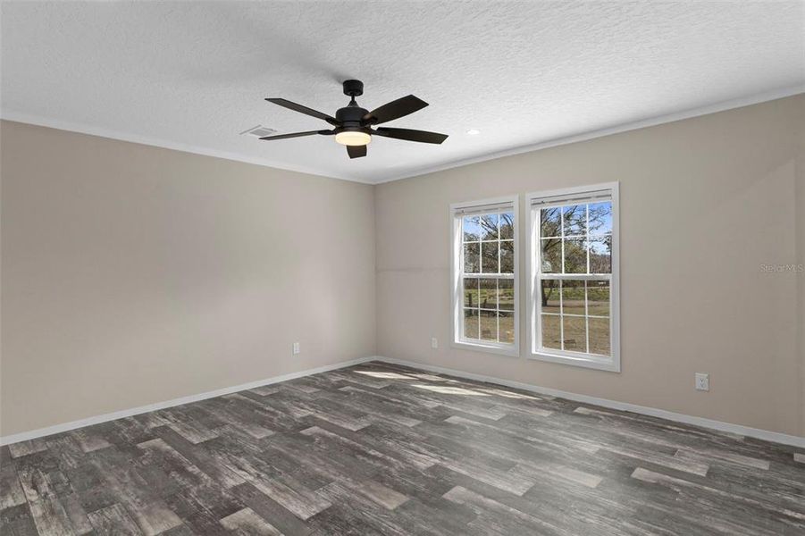 Spacious, unfurnished interior of a new home in , Dade City (Image 21).