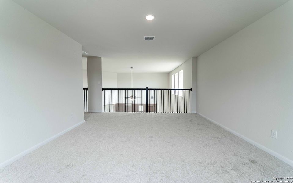 Spacious, unfurnished interior of a new home in Hunter's Ranch, San Antonio (Image 14). Spacious, unfurnished interior of a new home in Hunter's Ranch, San Antonio (Image 14).