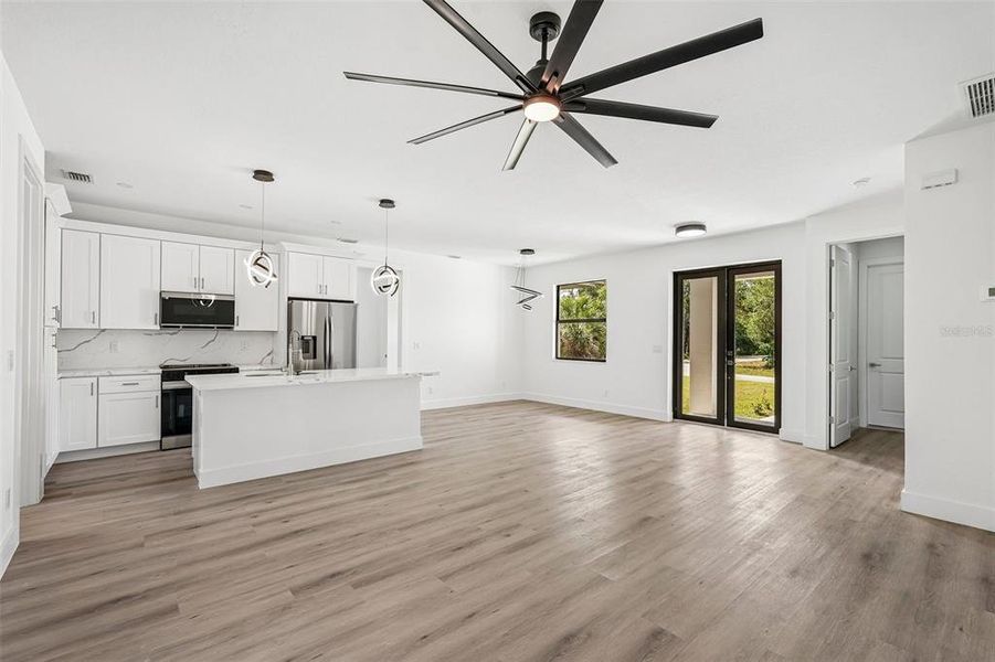 Spacious, unfurnished interior of a new home in , Port Charlotte (Image 23).