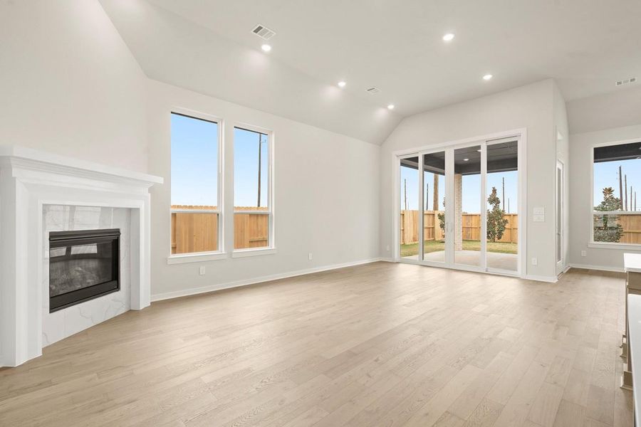 Spacious, unfurnished interior of a new home in Jordan Ranch, Fulshear (Image 18).