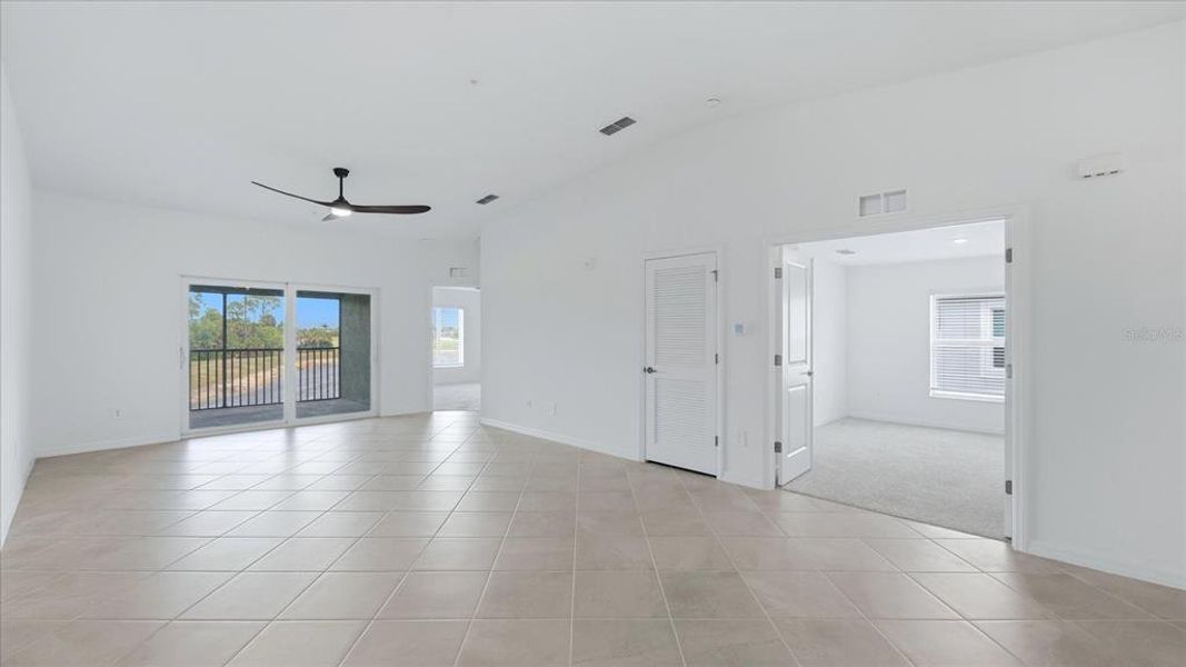 Spacious, unfurnished interior of a new home in , Venice (Image 27).