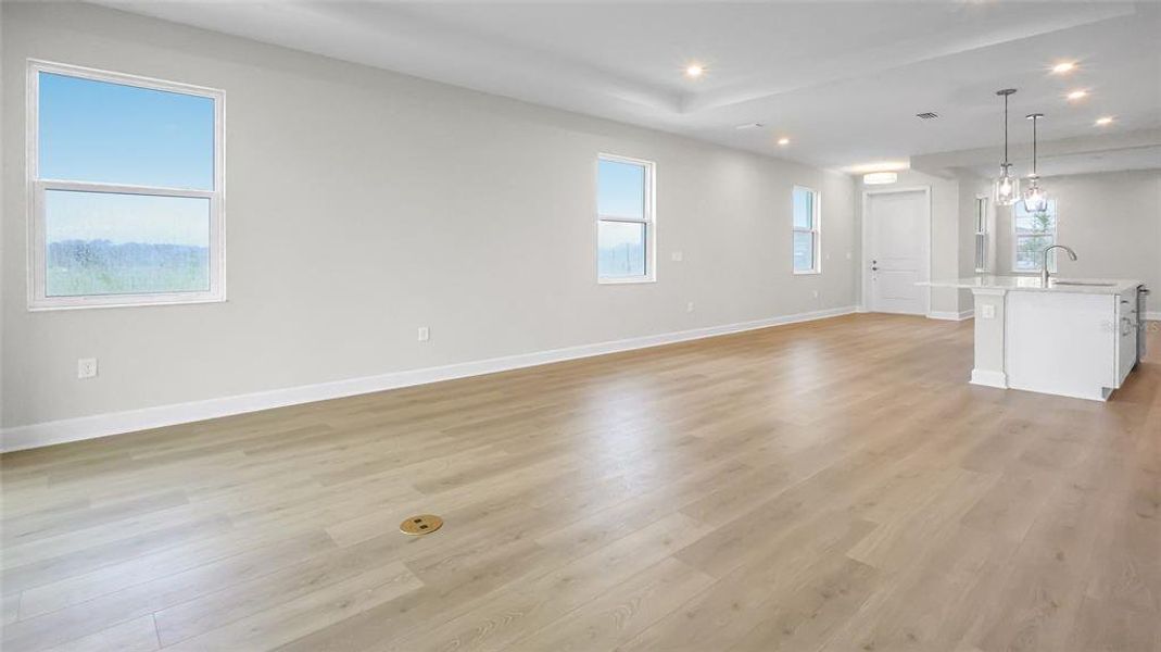 Spacious, unfurnished interior of a new home in Cresswind at Hammock Oaks, Lady Lake (Image 41).