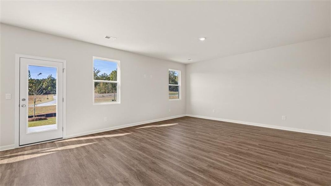 Spacious, unfurnished interior of a new home in Cedar Ridge - Locust Grove Station, Locust Grove (Image 26).