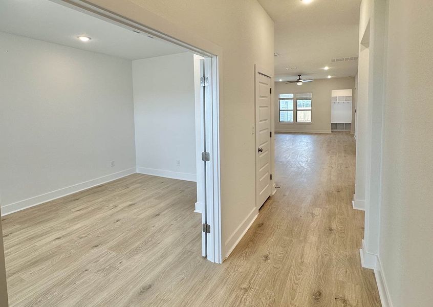 Spacious, unfurnished interior of a new home in Sage Hollow, Kyle (Image 13). Spacious, unfurnished interior of a new home in Sage Hollow, Kyle (Image 13).