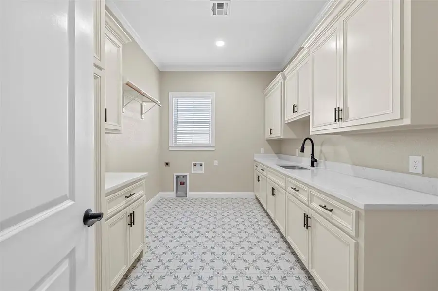 Furnished interior view inside a new home in , Robinson (Image 8).