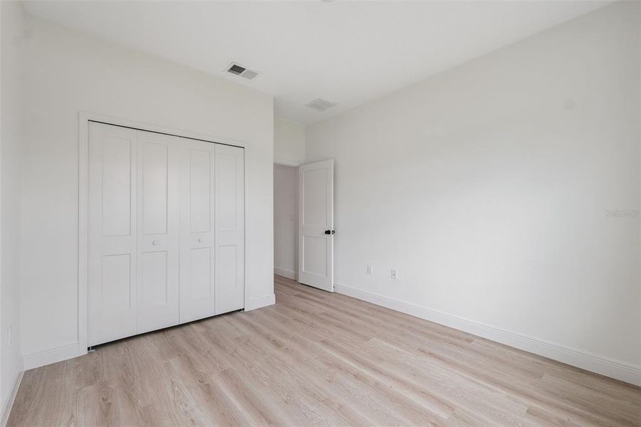 Spacious, unfurnished interior of a new home in , Ocala (Image 31).