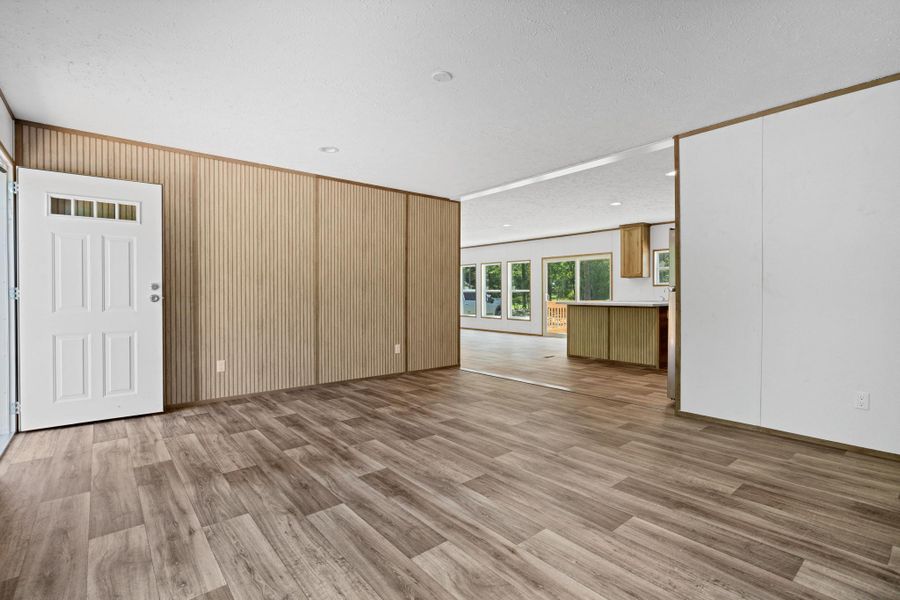 Spacious, unfurnished interior of a new home in , Walterboro (Image 17).