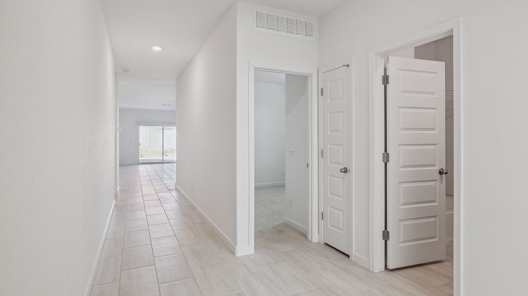 Spacious, unfurnished interior of a new home in Desert Moon Estates, Buckeye (Image 20). Spacious, unfurnished interior of a new home in Desert Moon Estates, Buckeye (Image 20).