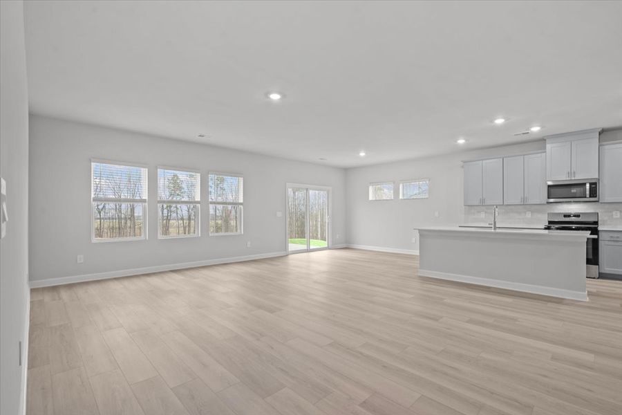 Spacious, unfurnished interior of a new home in Collier Ridge, Moore (Image 14).