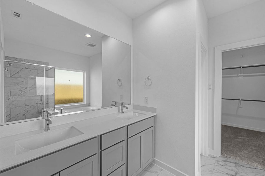 Furnished interior view inside a new home in Huntington Place, Rosharon (Image 8).