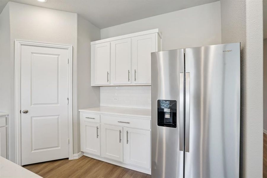 Furnished interior view inside a new home in Stonehaven, Seagoville (Image 6). Furnished interior view inside a new home in Stonehaven, Seagoville (Image 6).