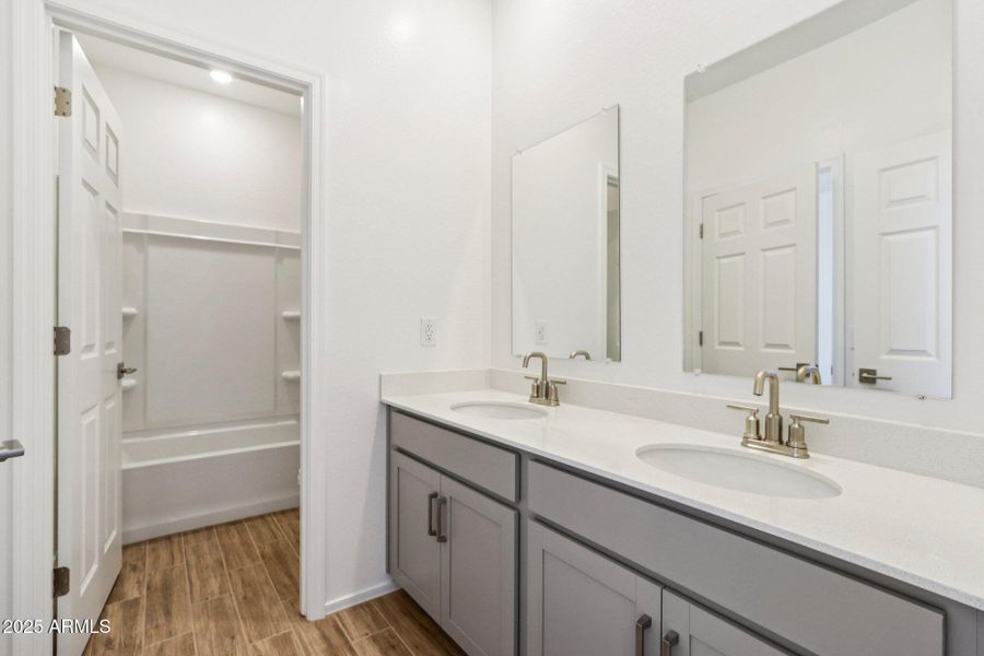 32-web-or-mls-W Pecan Wds-S1907-032 32-web-or-mls-W Pecan Wds-S1907-032