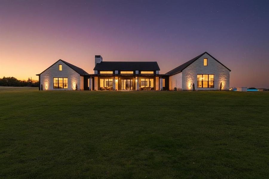 Exterior details and patio area of a home in , Cresson (Image 3).