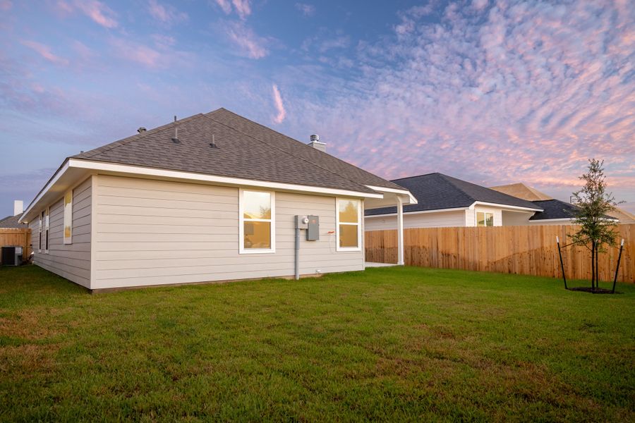 Representative exterior details of a home built from the The Rose by Avonley Homes in Pinemont, Bryan (Image 29).