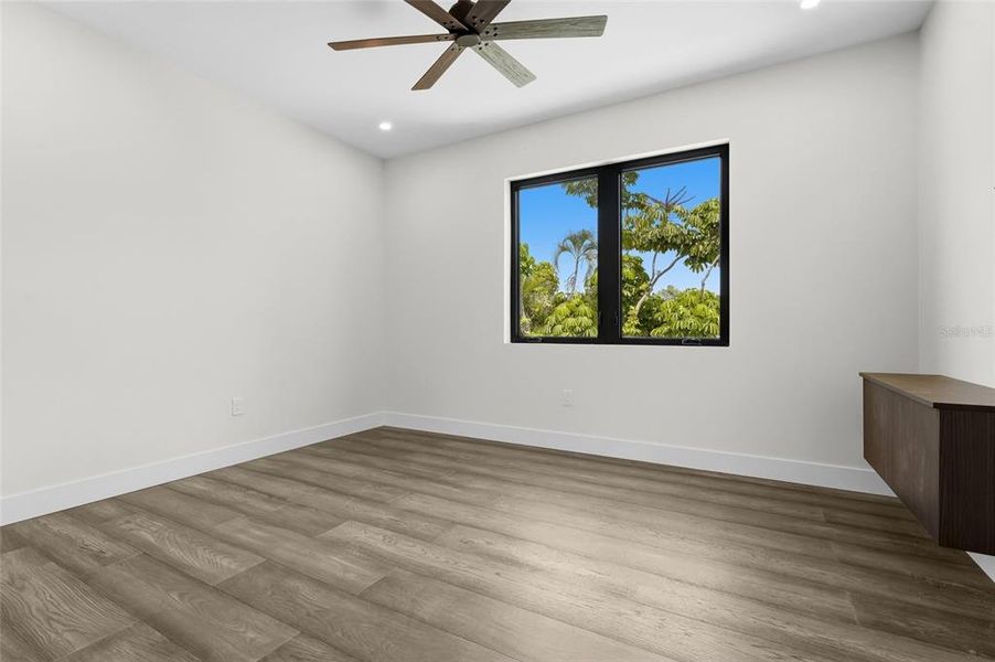 Spacious, unfurnished interior of a new home in , Sarasota (Image 59).