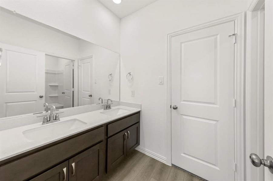 05. 1322 Parkdale - 2ND Bath 05. 1322 Parkdale - 2ND Bath