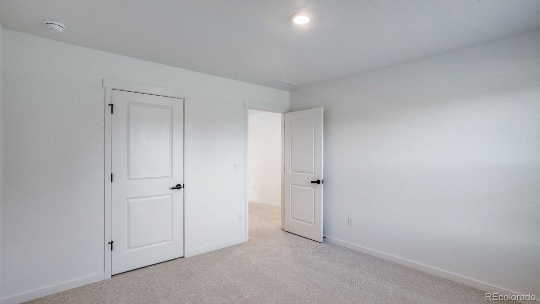 Spacious, unfurnished interior of a new home in Hansen Farm, Fort Collins (Image 29).
