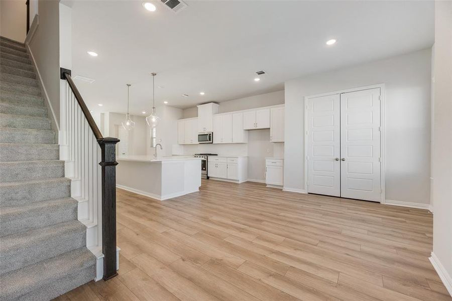 Spacious, unfurnished interior of a new home in City Point, North Richland Hills (Image 15).
