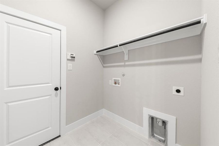 Spacious, unfurnished interior of a new home in Inspiration, Lucas (Image 29).