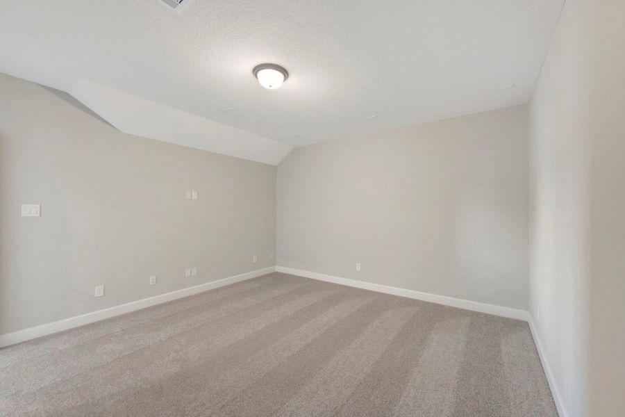 Spacious, unfurnished interior of a new home in Kresston - Enclave Collection, Magnolia (Image 21).