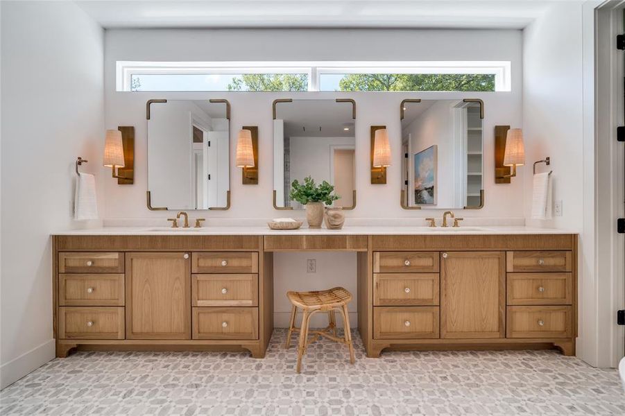 Furnished interior view inside a new home in , Dallas (Image 23).