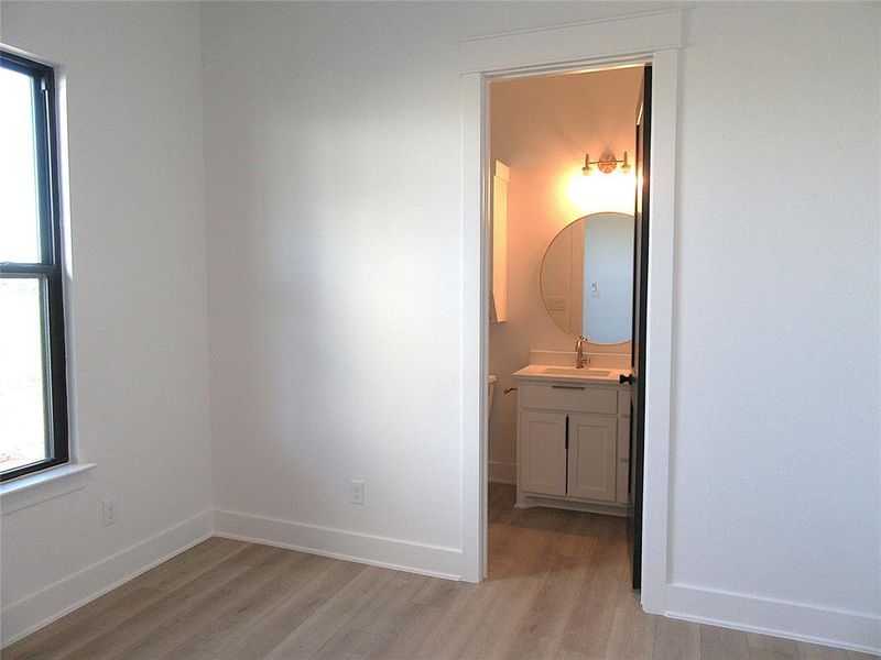 Spacious, unfurnished interior of a new home in , Crawford (Image 31).