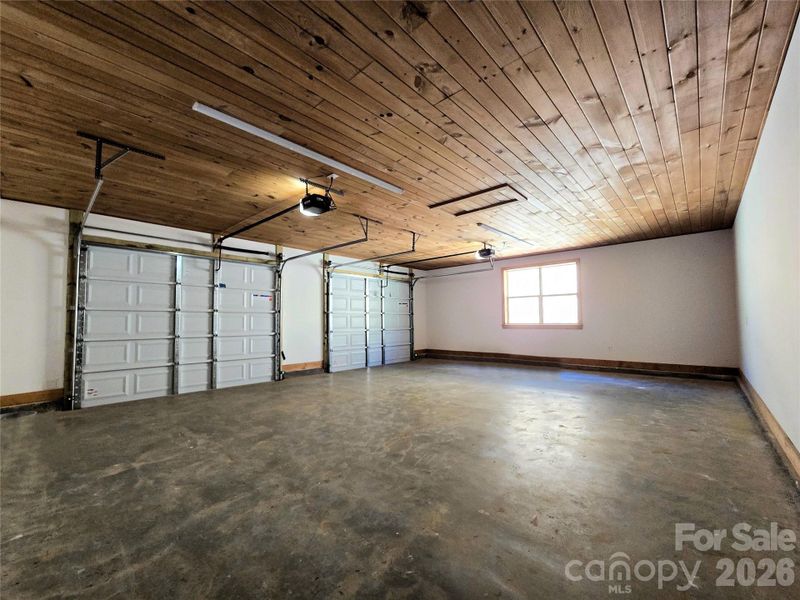 Spacious, unfurnished interior of a new home in , Murphy (Image 17).