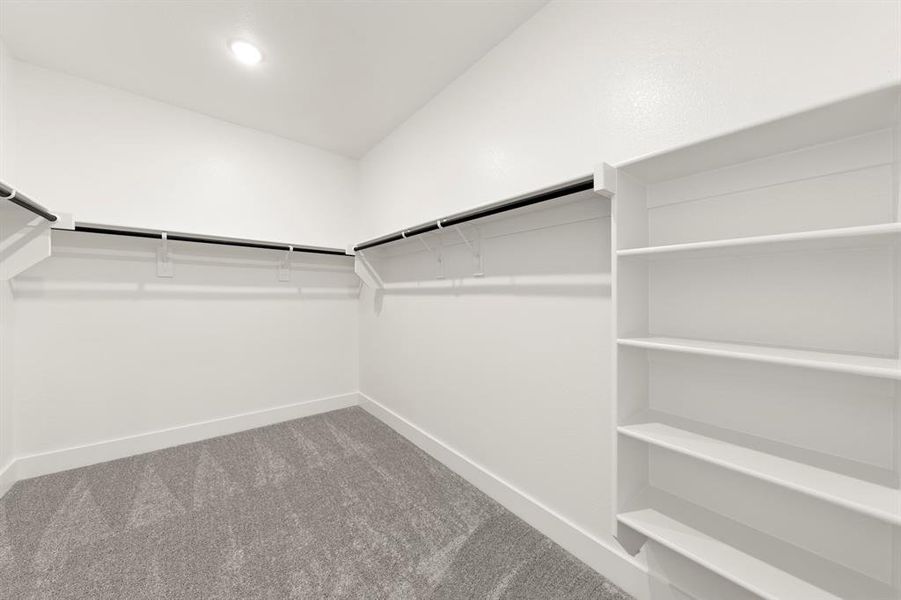 24. 7321 Redmaple - Closet