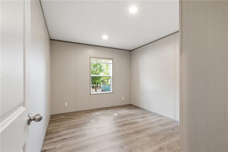 Spacious, unfurnished interior of a new home in , Alto (Image 20).