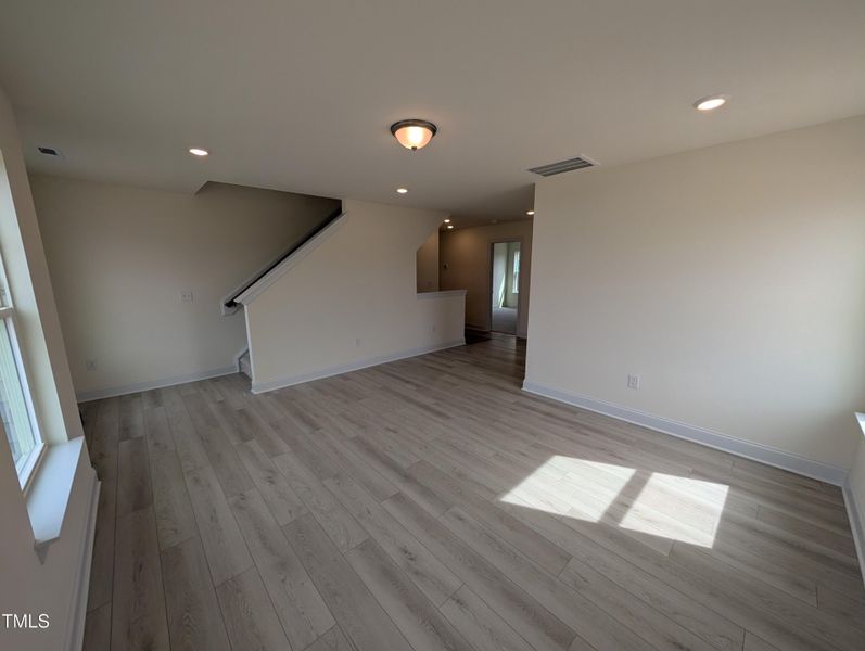 PXL_20250406_194046433