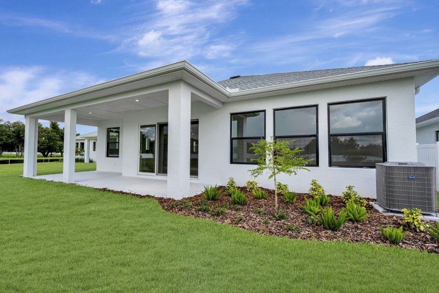 Exterior details and patio area of a home in Lakeview Crossing – Classic Series, Sarasota (Image 4). Exterior details and patio area of a home in Lakeview Crossing – Classic Series, Sarasota (Image 4).