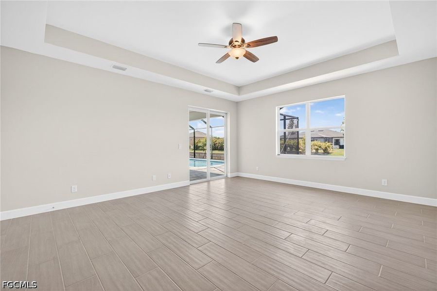 Spacious, unfurnished interior of a new home in Cape Coral, Cape Coral (Image 25).