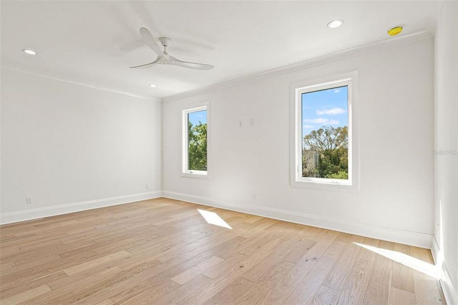 Spacious, unfurnished interior of a new home in , Tampa (Image 43).