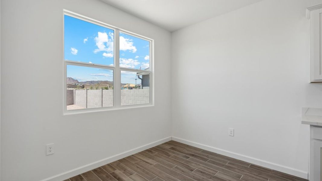 Spacious, unfurnished interior of a new home in Entrada Del Oro, Gold Canyon (Image 22).