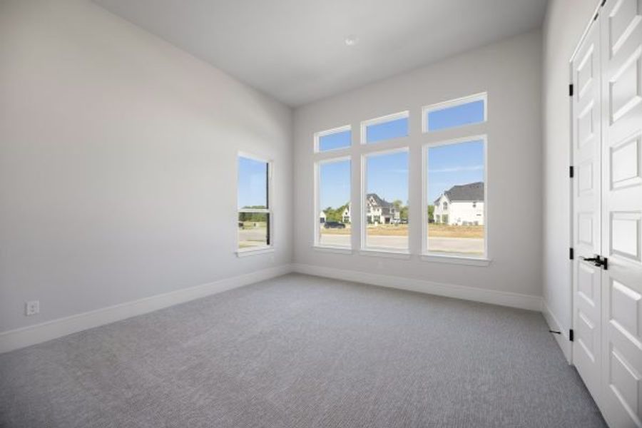 Spacious, unfurnished interior of a new home in Heath Golf and Yacht Club, Forney (Image 40).