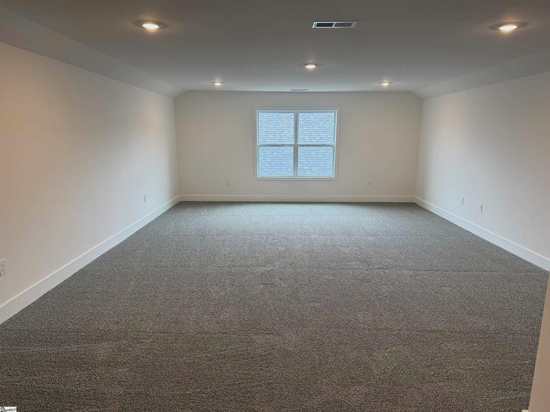 Spacious, unfurnished interior of a new home in Hidden Lake Estates, Greenville (Image 23).