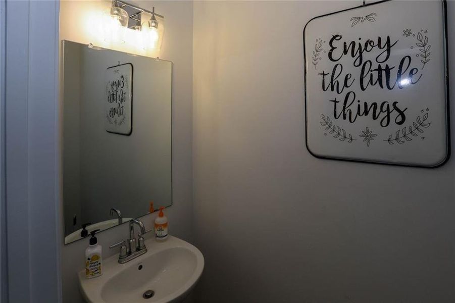 Close-up of interior finishes inside a home in Laurelwood, Douglasville (Image 22).