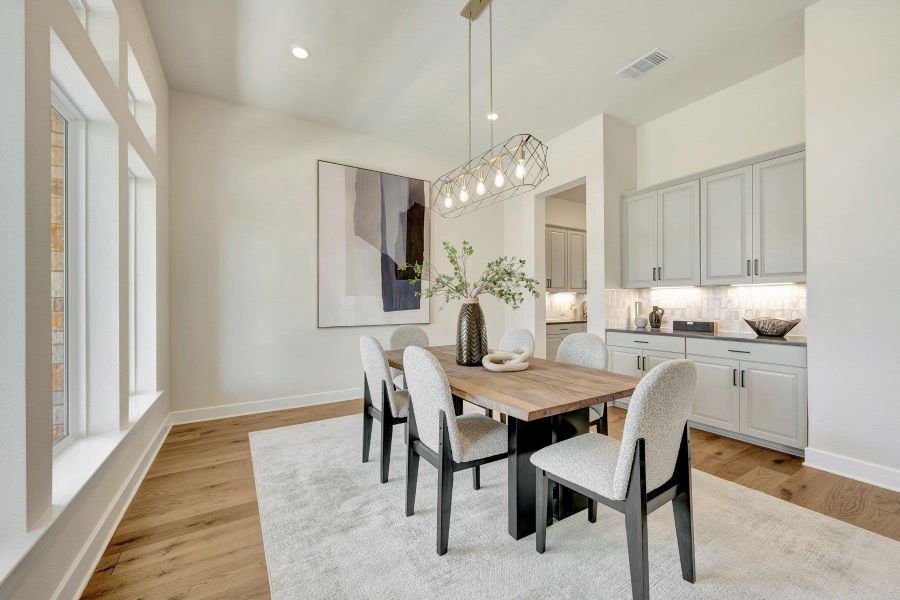 Formal Dining (Staged)