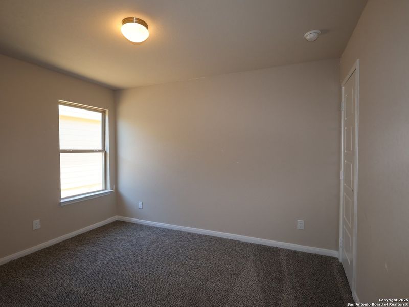 Spacious, unfurnished interior of a new home in Park Place, New Braunfels (Image 26).