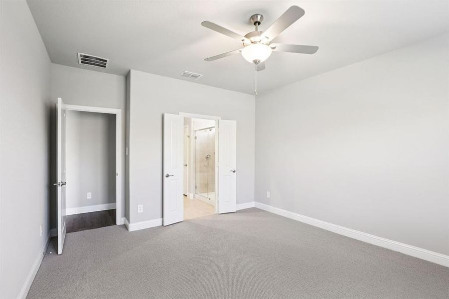 Spacious, unfurnished interior of a new home in Simpson Crossing - Spring Series, McKinney (Image 23). Spacious, unfurnished interior of a new home in Simpson Crossing - Spring Series, McKinney (Image 23).