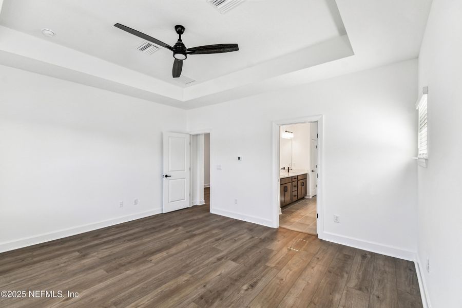 Spacious, unfurnished interior of a new home in Granville at eTown 34', Jacksonville (Image 23).