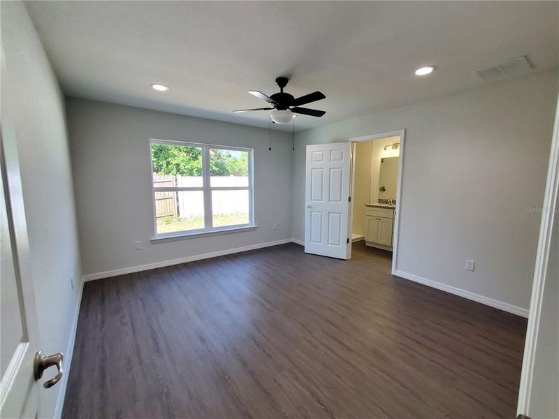 Spacious, unfurnished interior of a new home in , Ocklawaha (Image 10).
